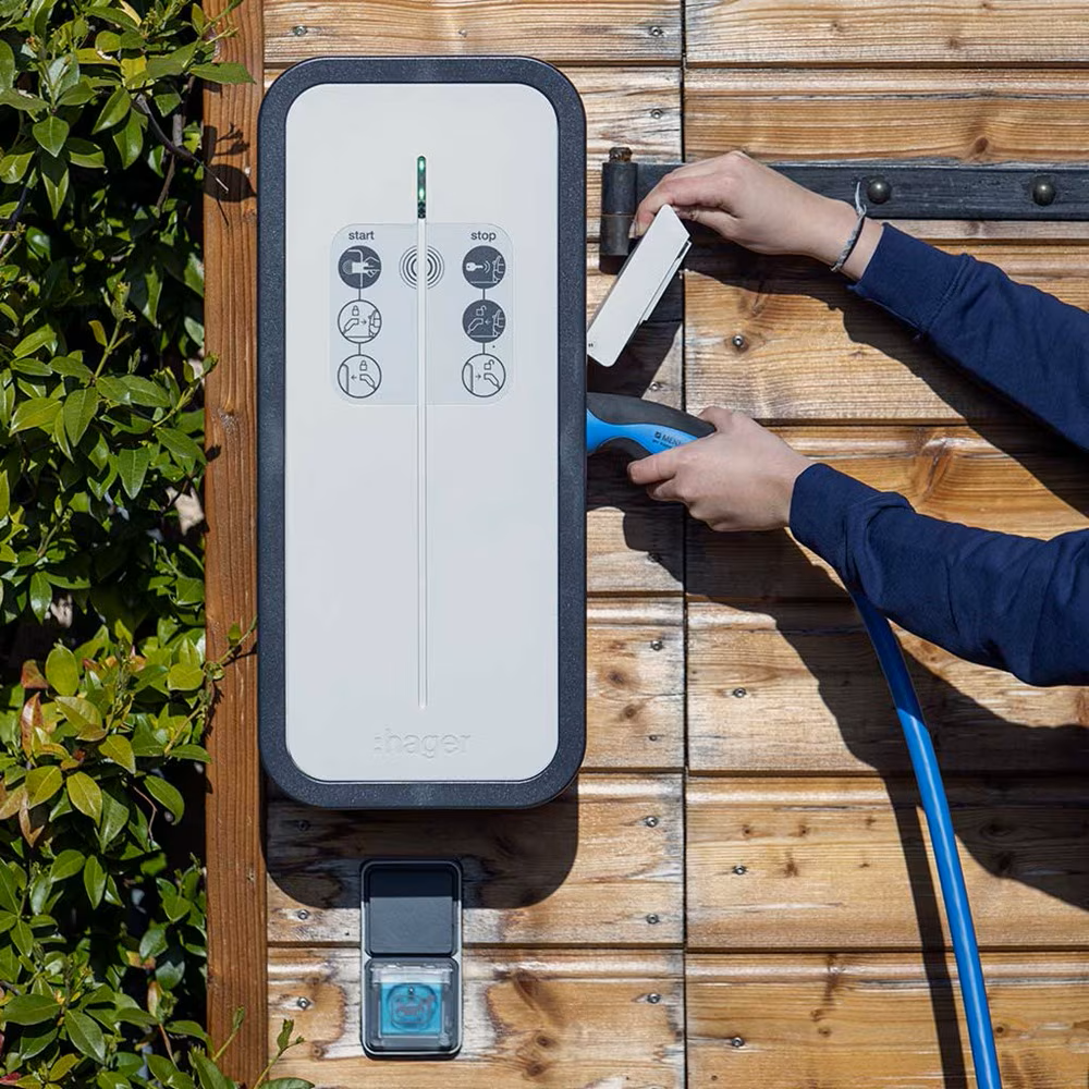 Borne de recharge solaire Hager à Montpellier (34)